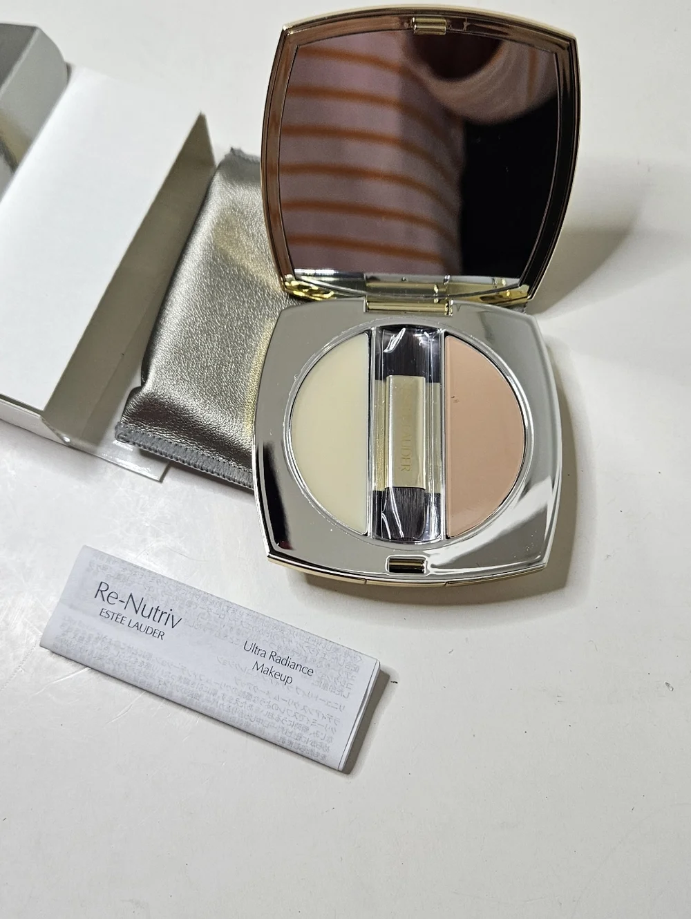 Estée Lauder Re-Nutriv Ultra Radiance Concealer/Smoothing Base Open Box
